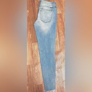 Women’s (junior) jeans